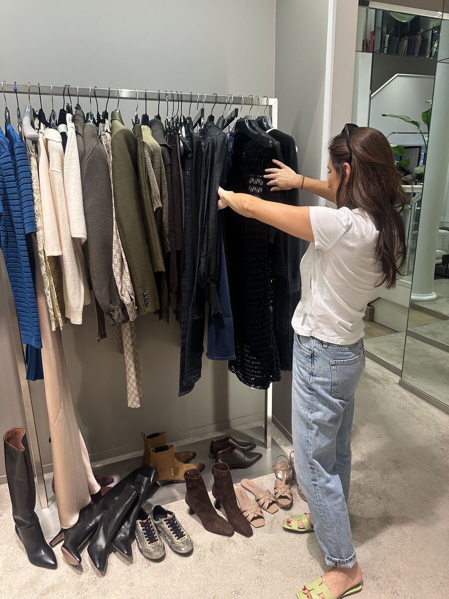 Anastasia Slabunova, personal shopper a Conegliano — la selezione dei capi in boutique
