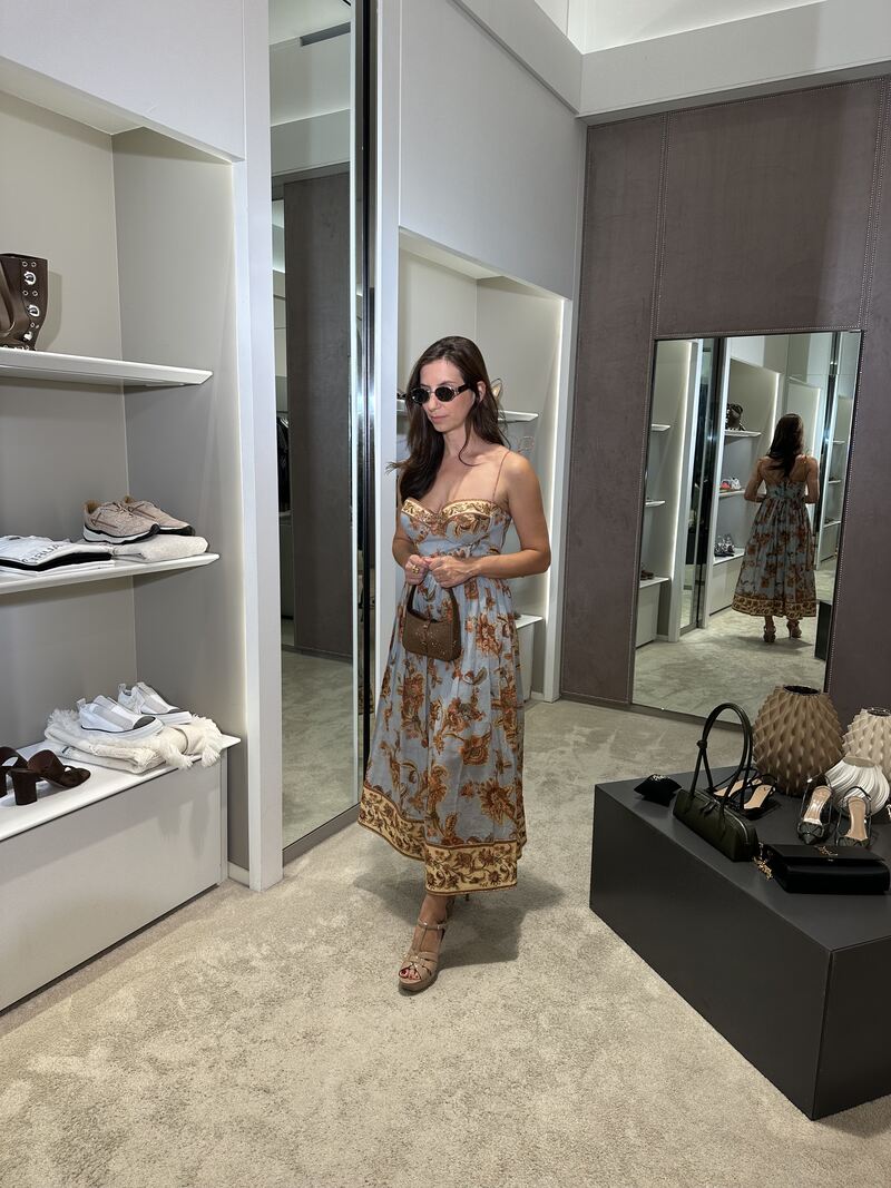 Anastasia Slabunova, personal shopper a Conegliano — look femminile scelto in boutique