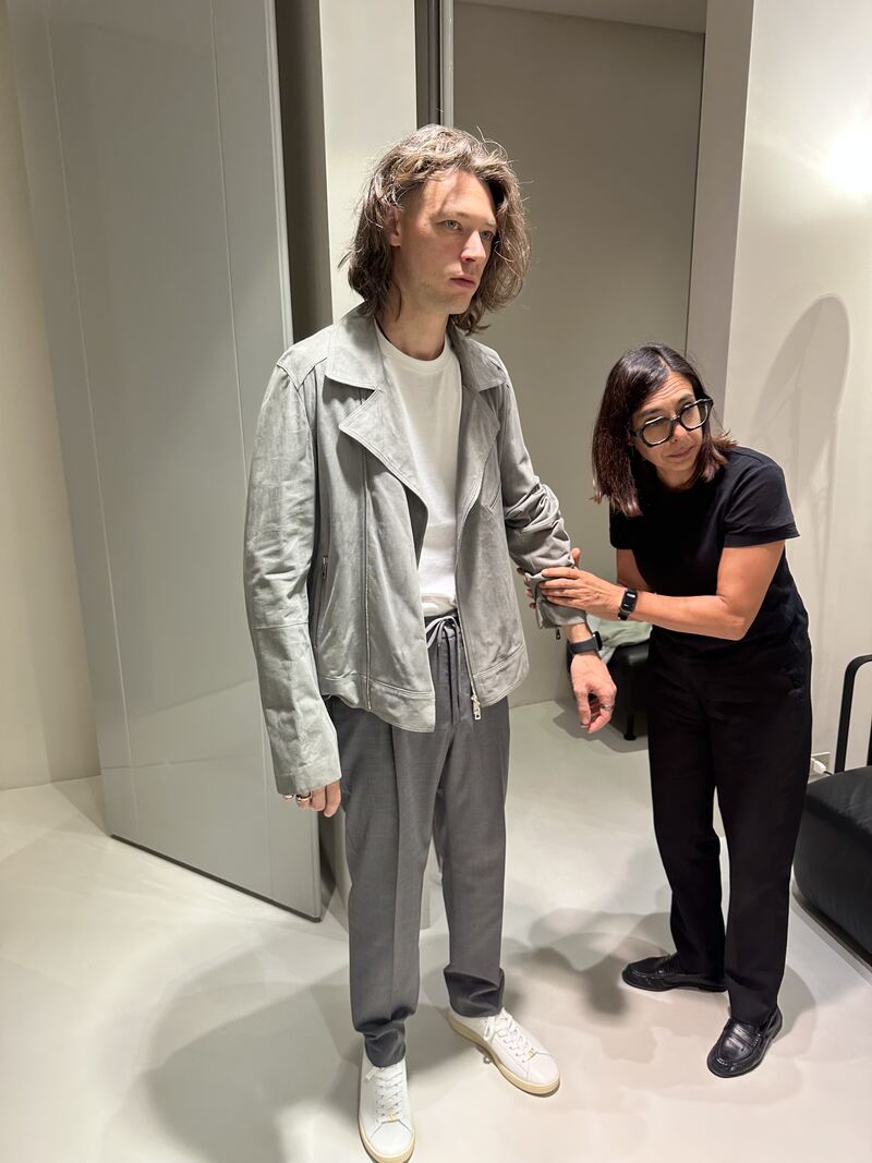 Anastasia Slabunova, personal shopper a Conegliano — look maschile scelto in boutique